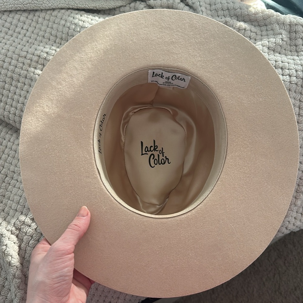 Lack Of Color Benson Tri Beige Tall Triangle Crown Fedora Size Med - wore twice - Picture 7 of 8